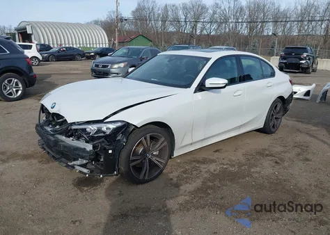 2023 BMW 330I xDrive z USA, uszkodzony, nr VIN 3MW89FF04P8D42793